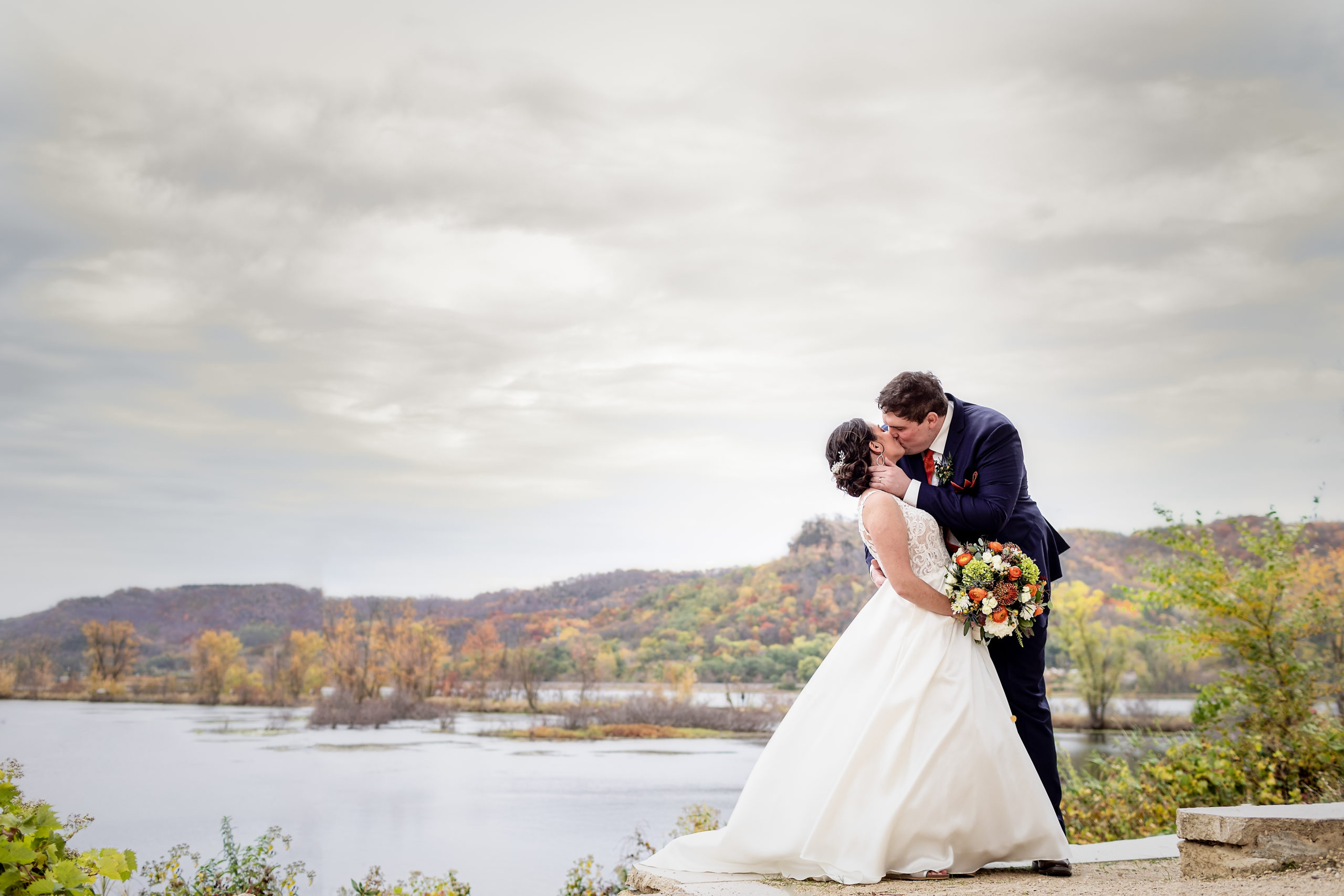 Myrick Park Wedding in La Crosse Wisconsin · Laura + Connor | Pink Spruce Photography